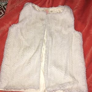 3 For $20 Or $8 Each Girls 👧🏼 Wooly Vest
